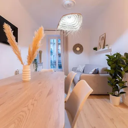 Elegant 4 Pieces Au Centre De Διαμέρισμα